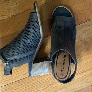 Tahari open toe bootie